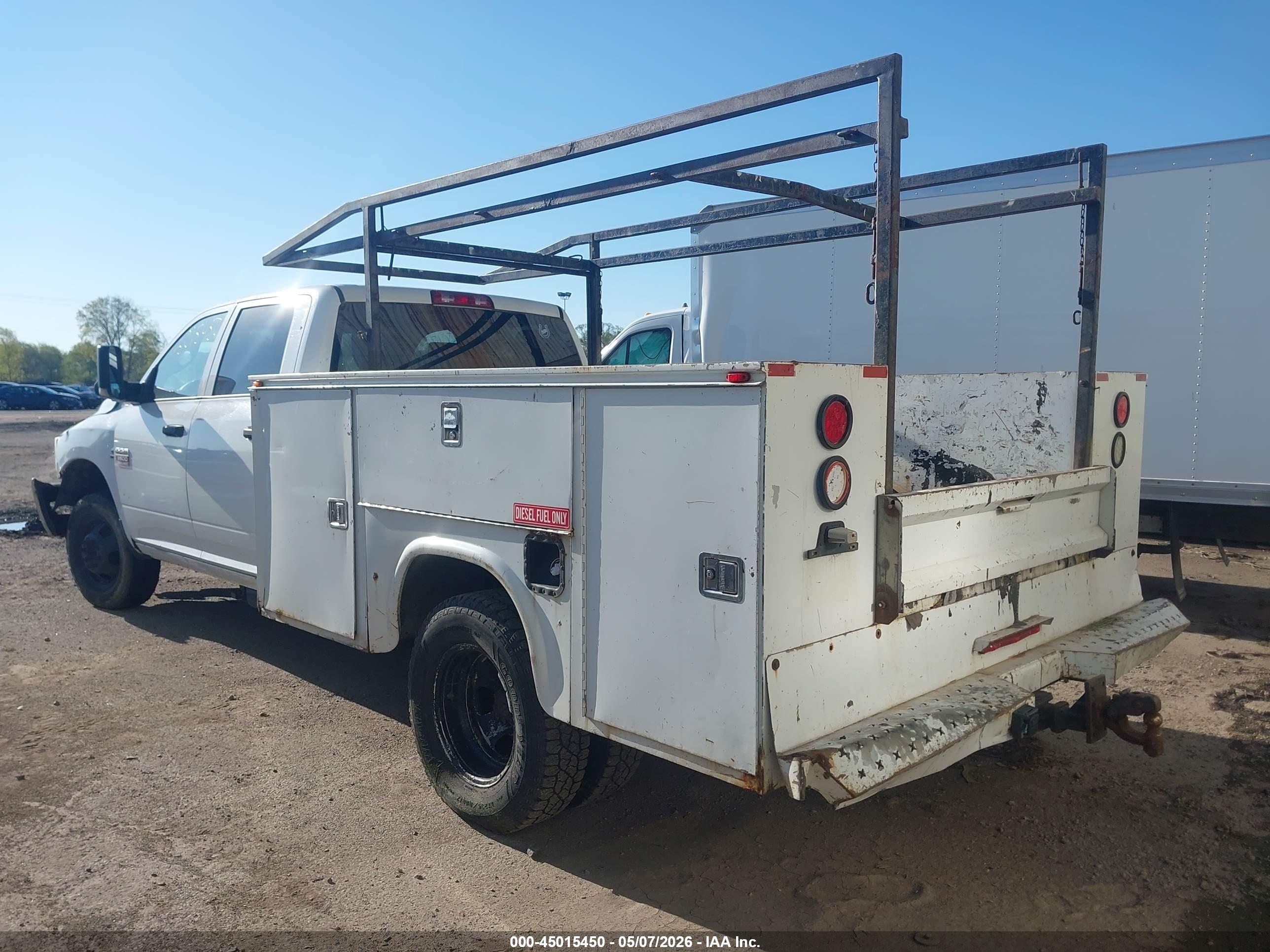 2011 RAM Ram Chassis Cab — VIN 3D6WZ4CL3BG636109 — photo 3
